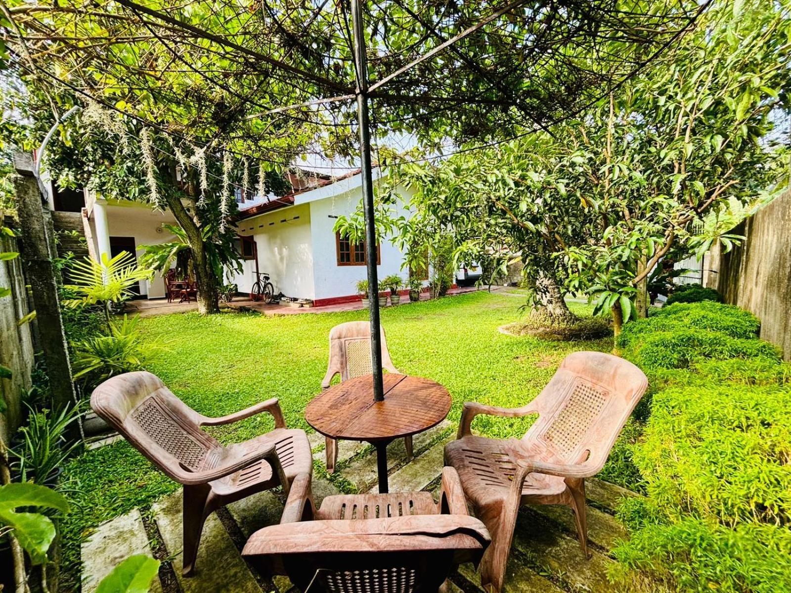Sanithu Homestay And Villa Galle Exteriör bild