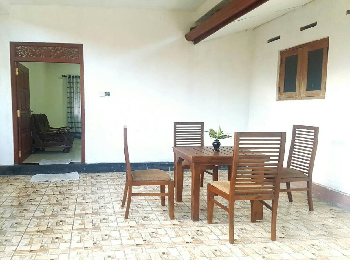 Sanithu Homestay And Villa Galle Exteriör bild